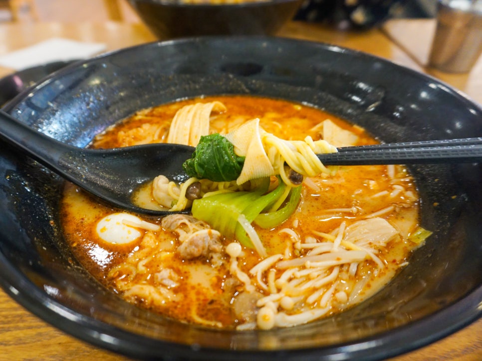 맛있다고 울지 마라탕 이미지