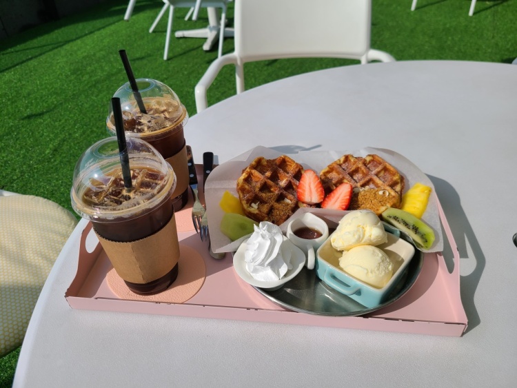 카페이스트힐 이미지