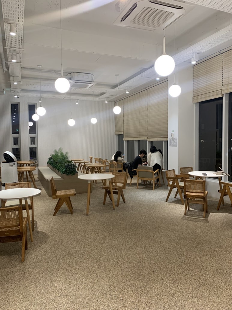 카페인더뷰 이미지
