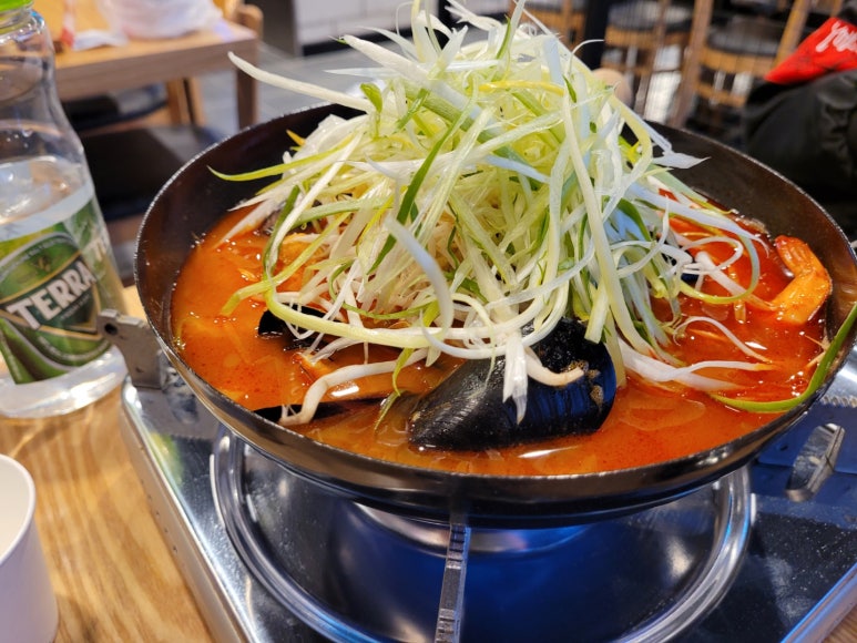 누구나홀딱반한닭통영 이미지