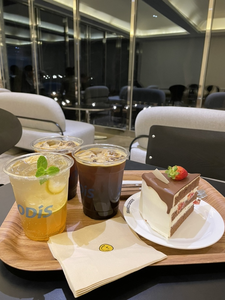 커피여행아메리카노 이미지