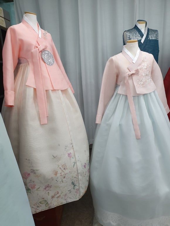 연리지한복 이미지