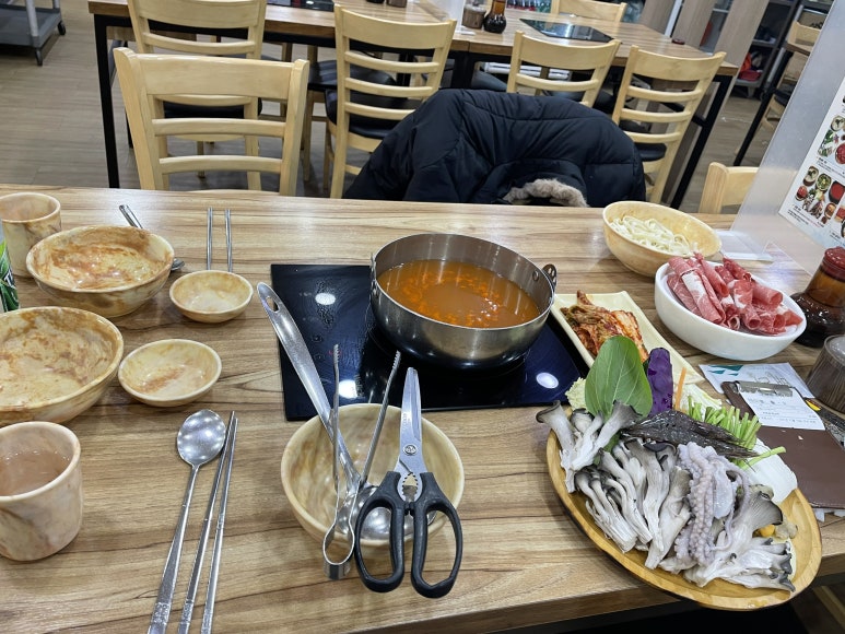 두울샤브칼국수 이미지