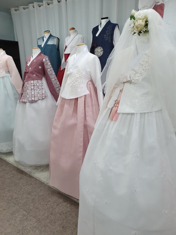 연리지한복 이미지