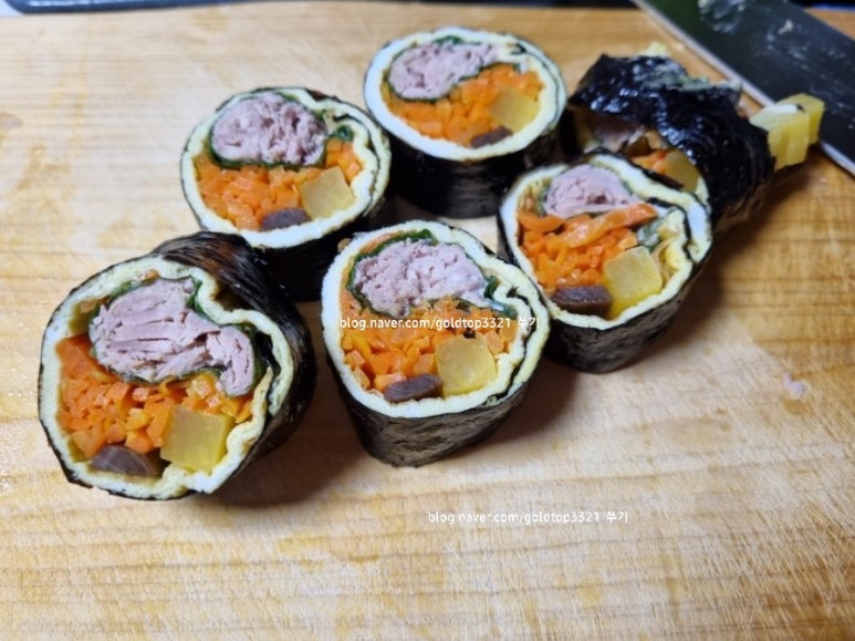 원조한입쏘옥김밥 이미지