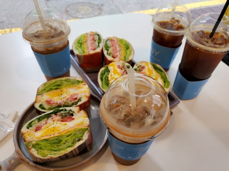 애니커피하우스 이미지