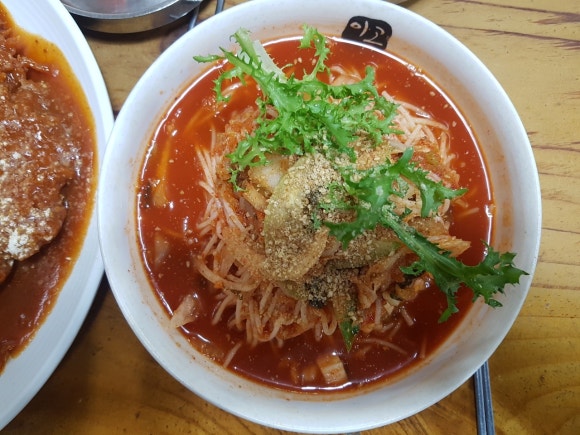 이공비빔국수 이미지