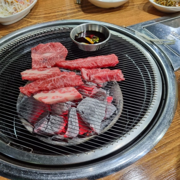 황소걸음식육식당 이미지