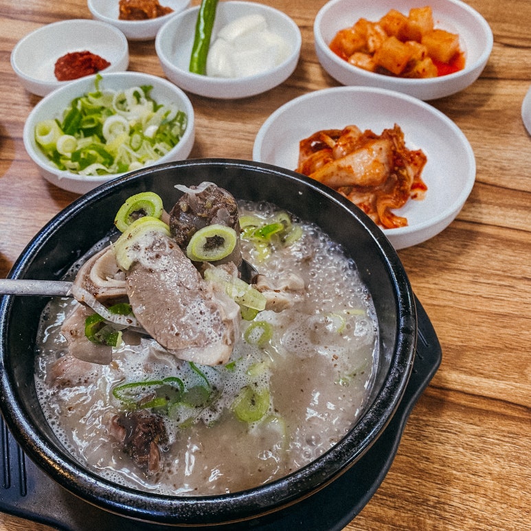 병천순대 왕족발 이미지
