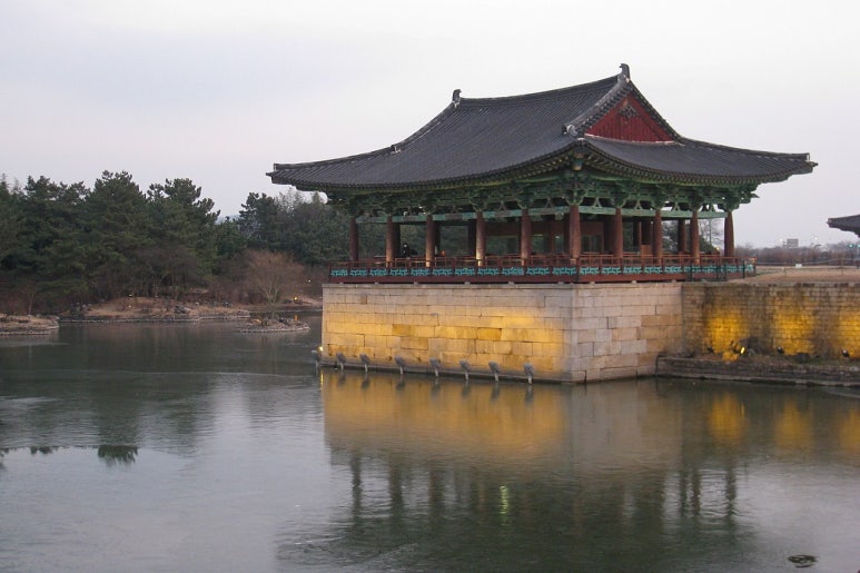 동궁속 이미지