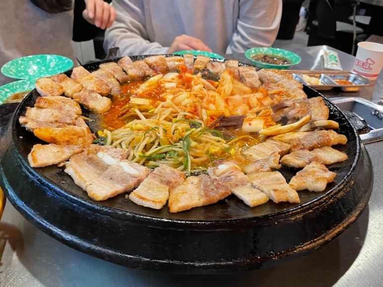 꼬장솥뚜껑삼겹살 이미지