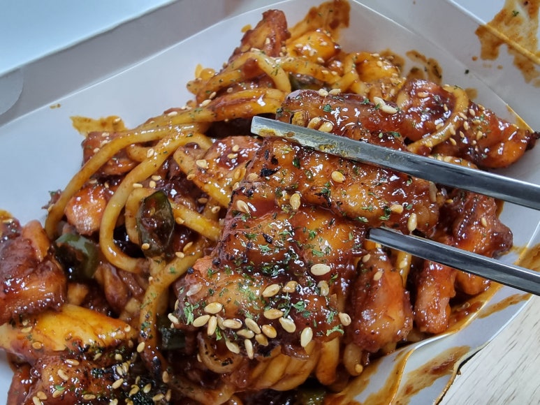 프랑킨숯불양념구이치킨 이미지