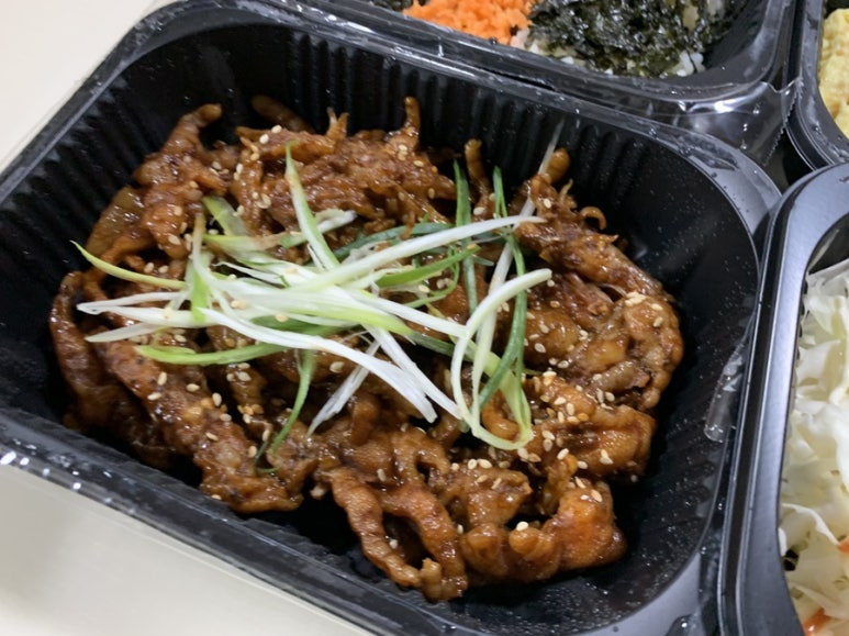 욕쟁이 할매닭발 이미지