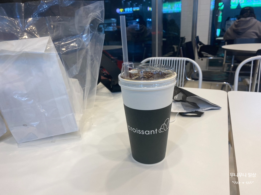 몽크루아상 이미지