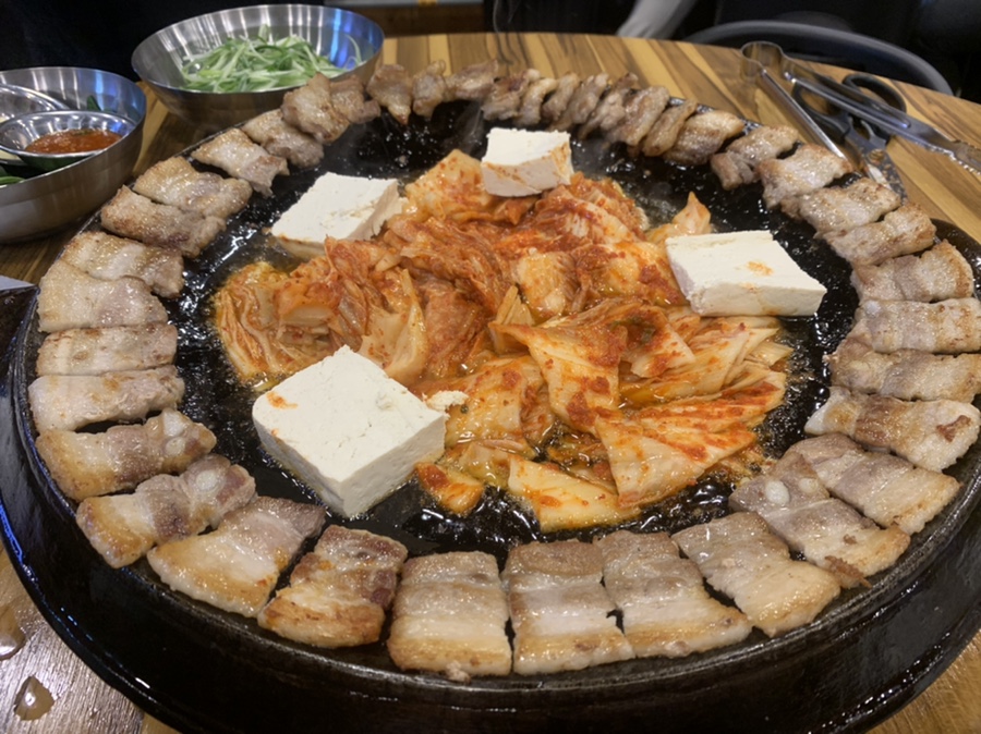 무쇠김치삼겹 이미지