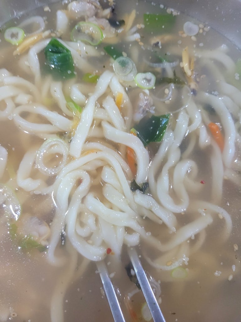 춘천칼국수 이미지
