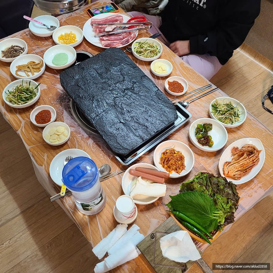 뚱이네돌구이 이미지