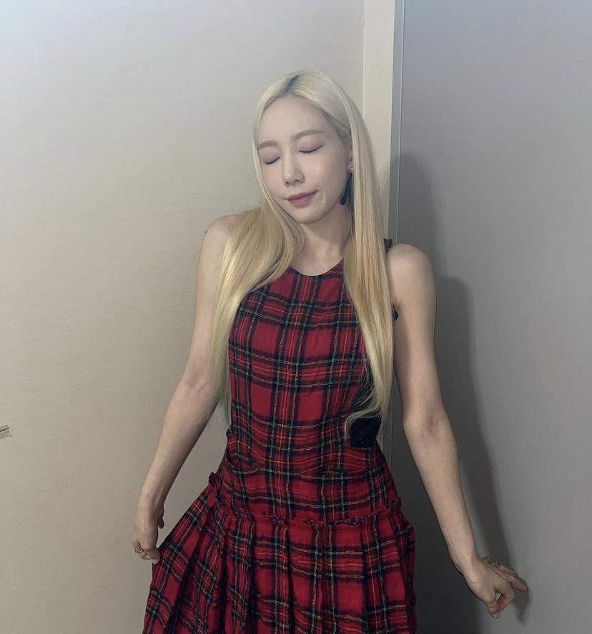 금발 미용실 이미지
