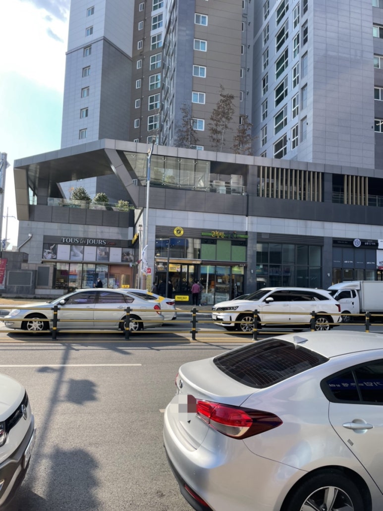컴포즈커피창원아티움시티점 이미지