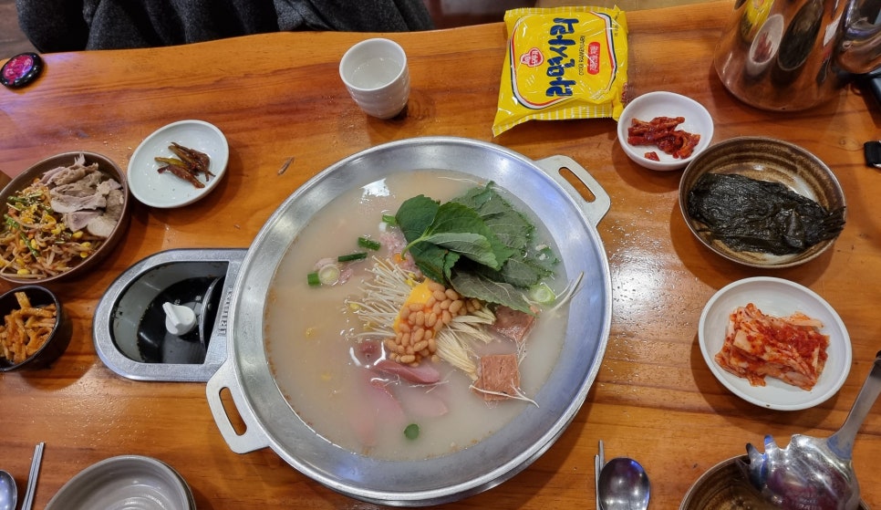 할매보쌈부대찌개 이미지