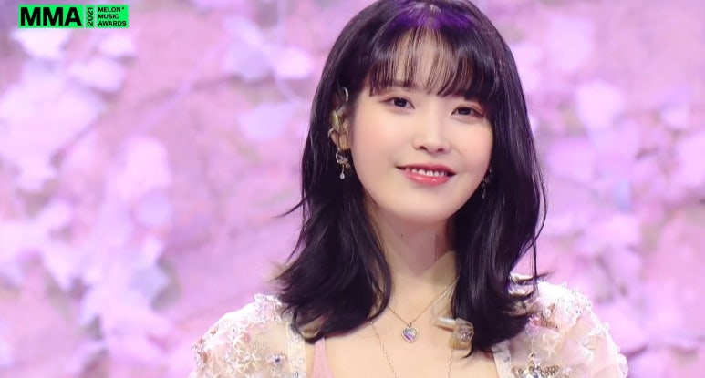 스트로베리문 이미지