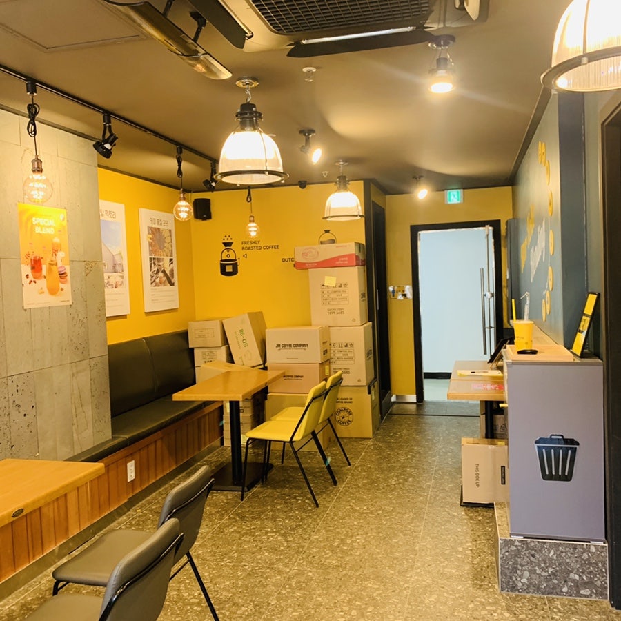 컴포즈커피명동이화점 이미지