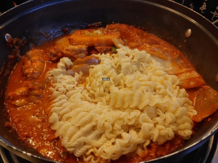 추억의닭발 이미지