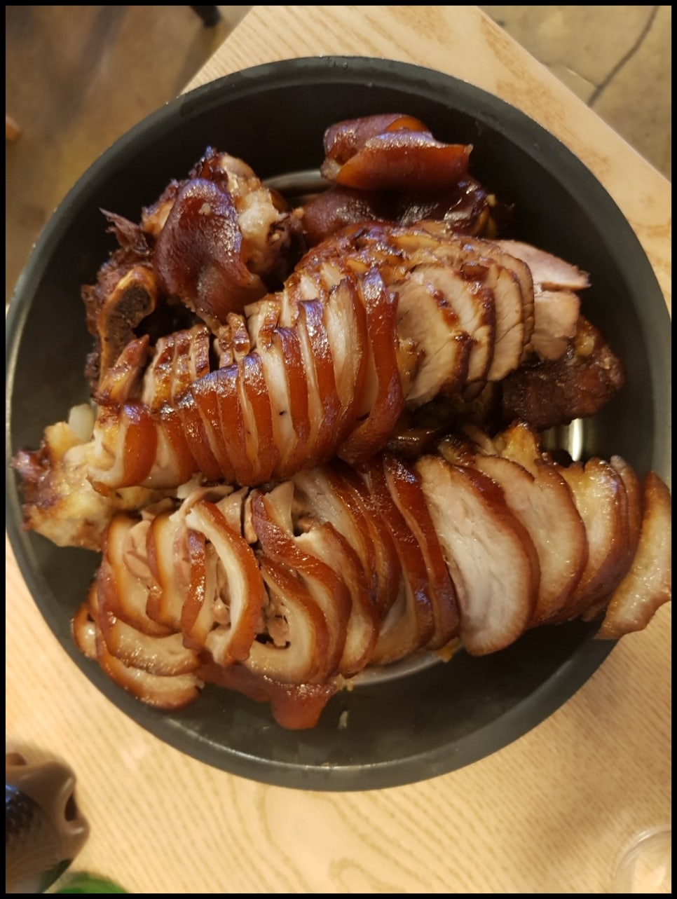 맛있는돈족발 이미지