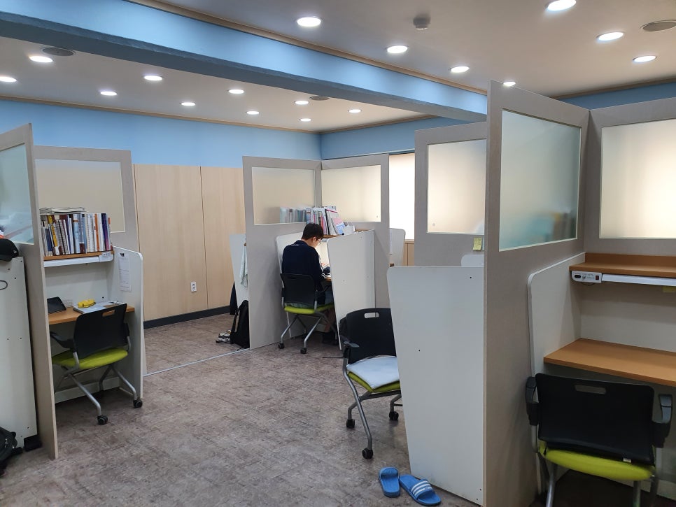 거뜬스터디카페독서실 이미지