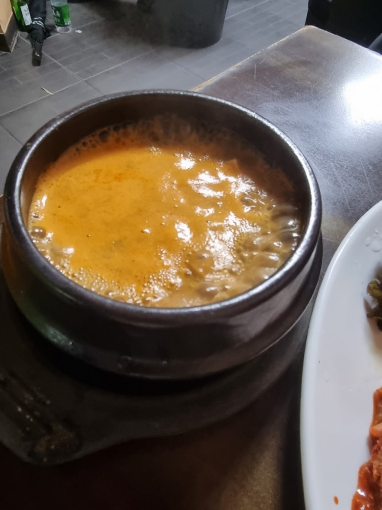 돈토지왕족발 이미지