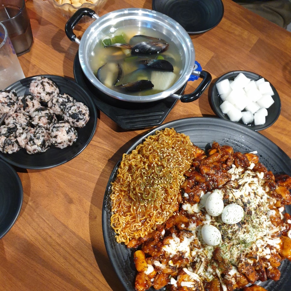꼬꼬아찌숯불치킨서사라점 이미지