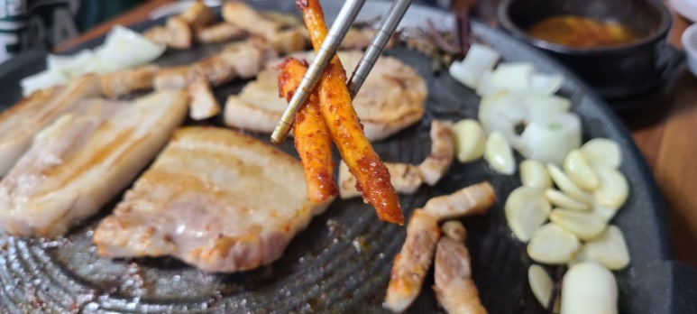 더덕솥뚜껑삼겹살 이미지