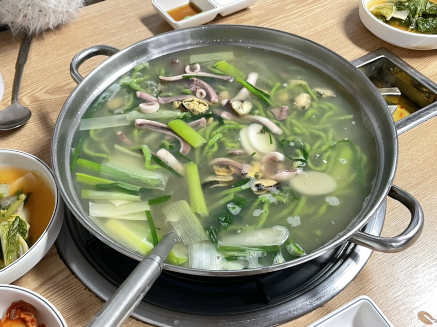 고향홍굴부추칼국수 이미지