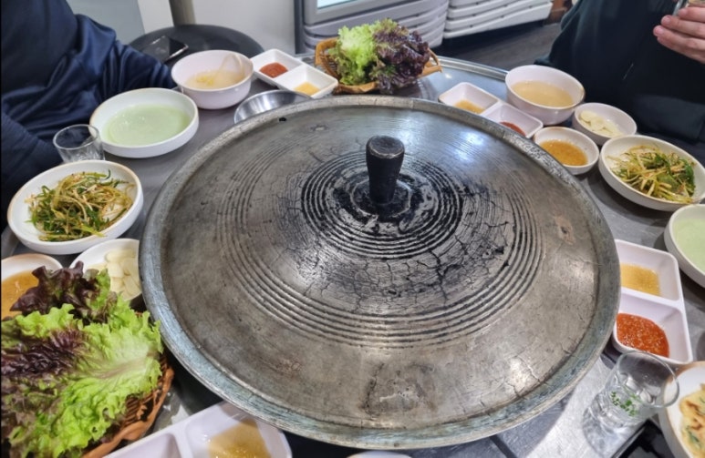 왕솥뚜껑삽겹살 이미지