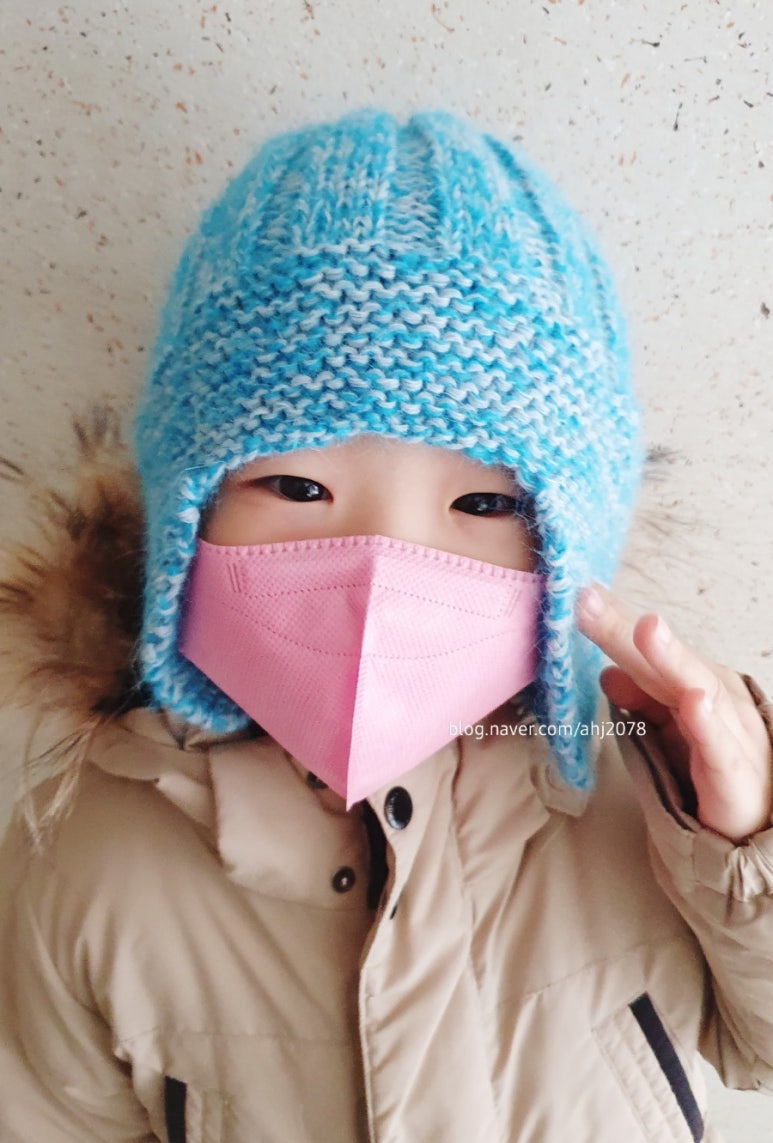 실타는곰 이미지