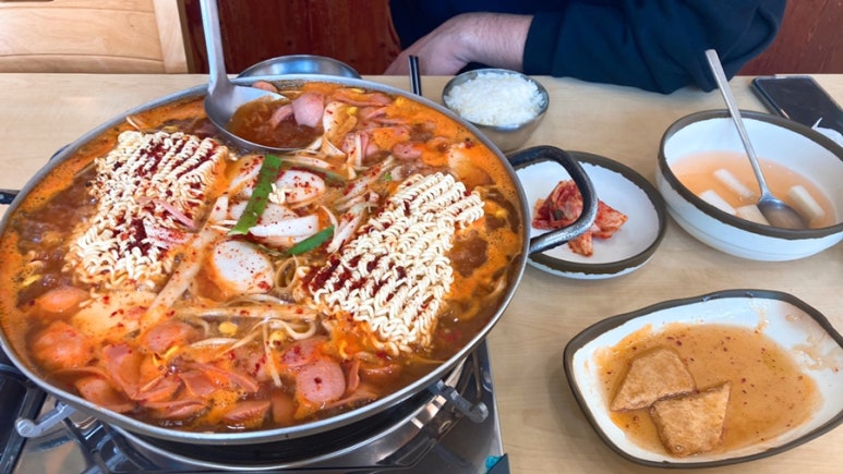 의정부부대찌개&배부른생오리 이미지