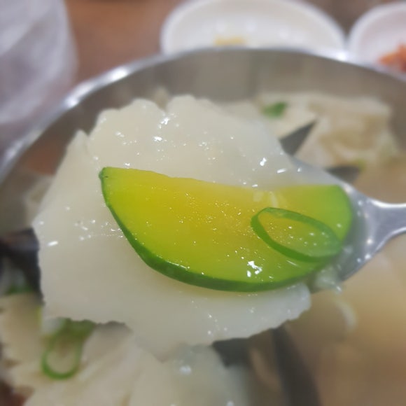 조개가득수제비 이미지