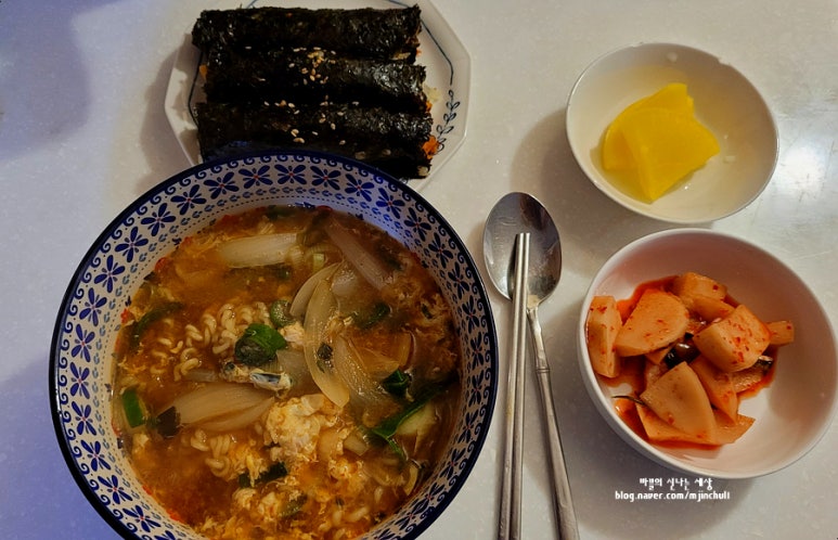 추박사자취생김밥 이미지