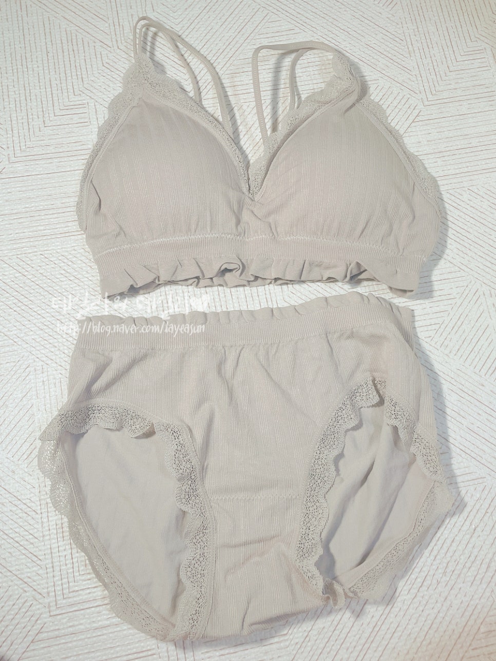 이너리브 이미지