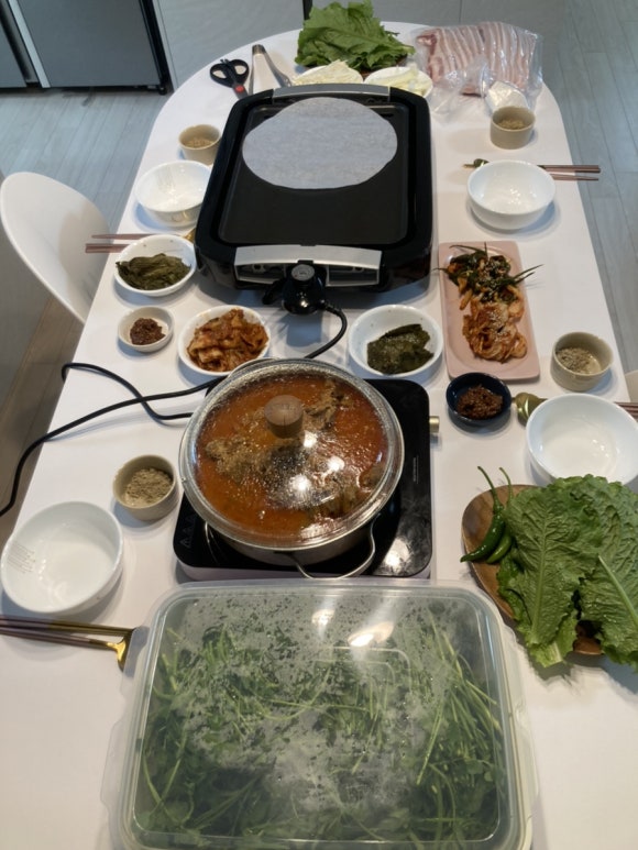 육식청년 이미지