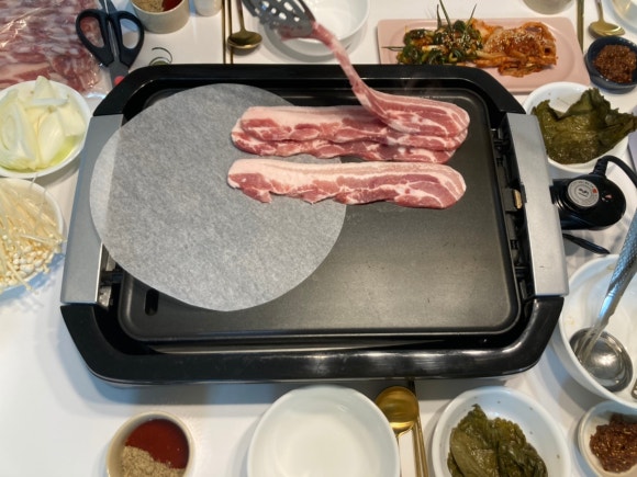 육식청년 이미지