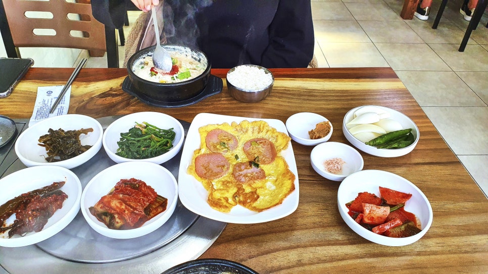 천인국밥 이미지