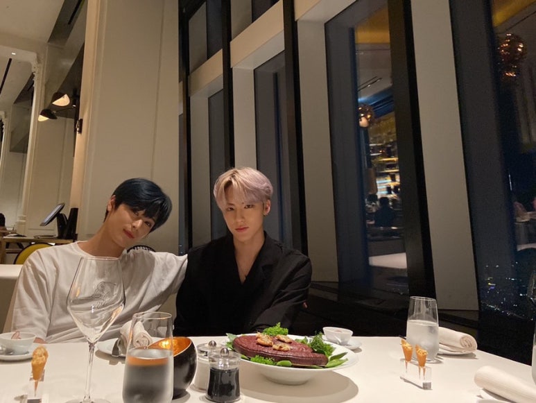 스테이(STAY) 이미지
