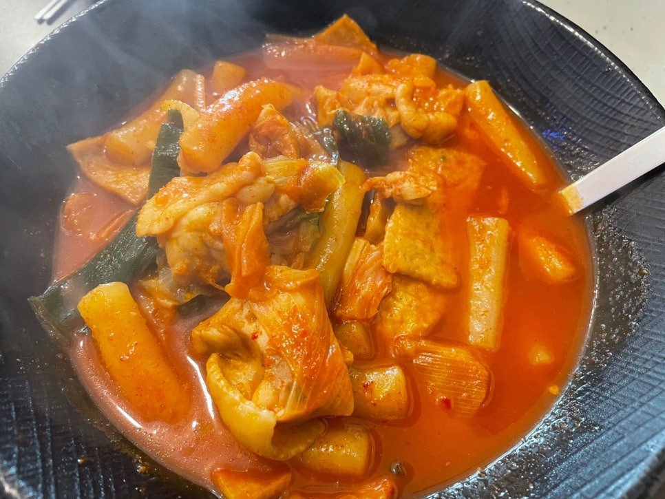 뚱이떡볶이 이미지