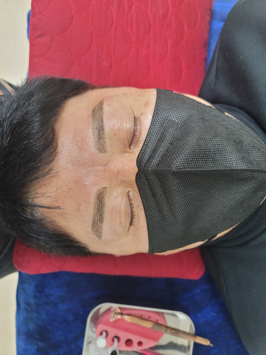복주는눈썹 이미지