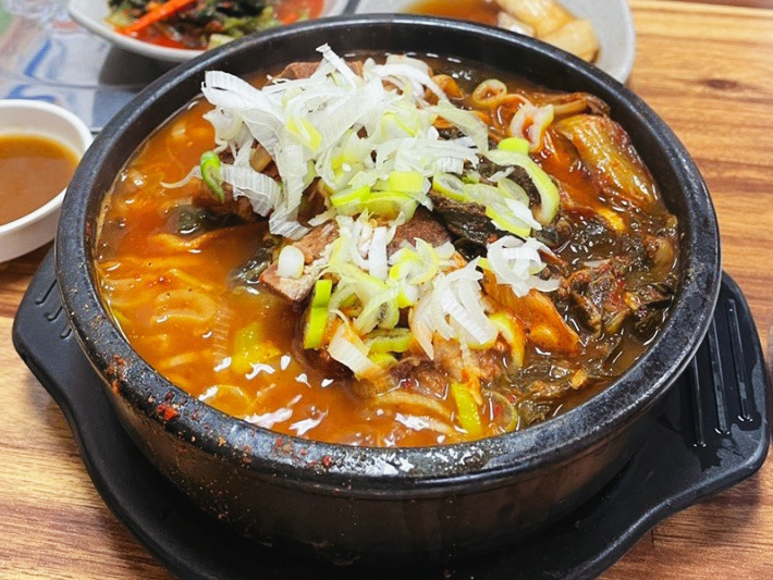 유씨네감자탕 이미지