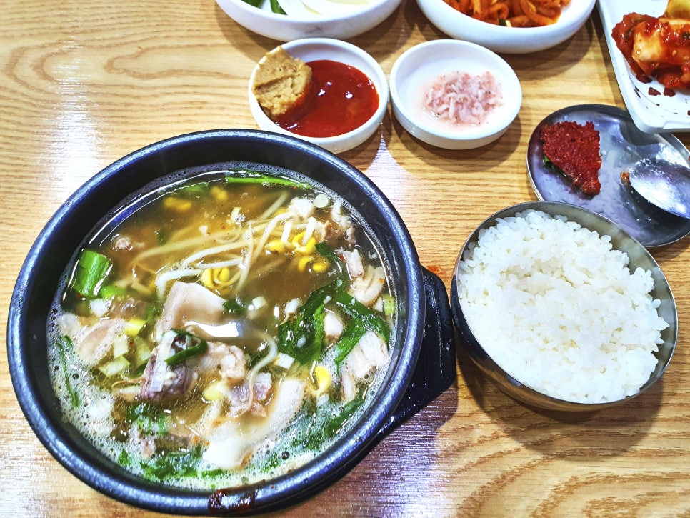 천인국밥 이미지