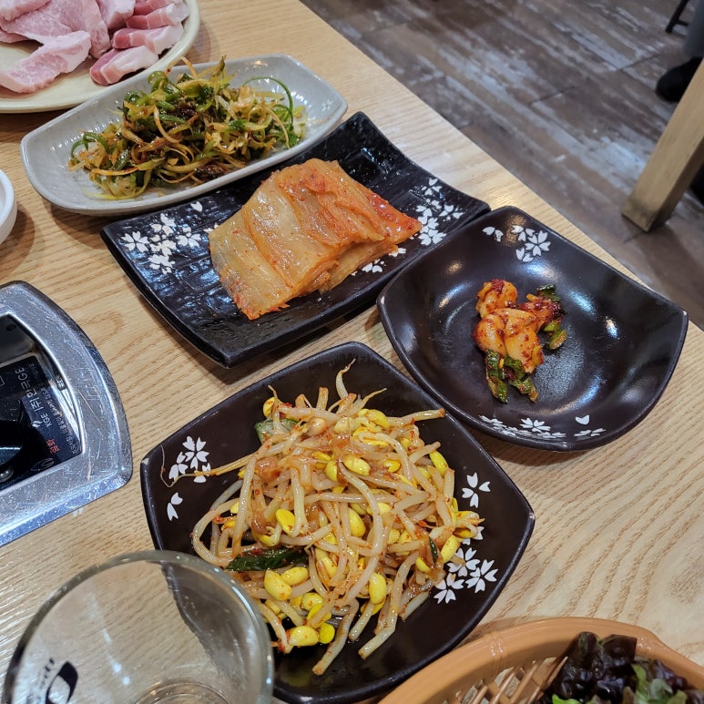 묵은지삼겹살꿀꿀이네 이미지