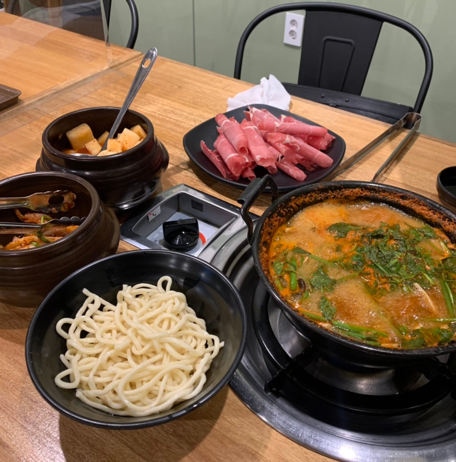 김정훈샤브칼국수&윤카페 이미지
