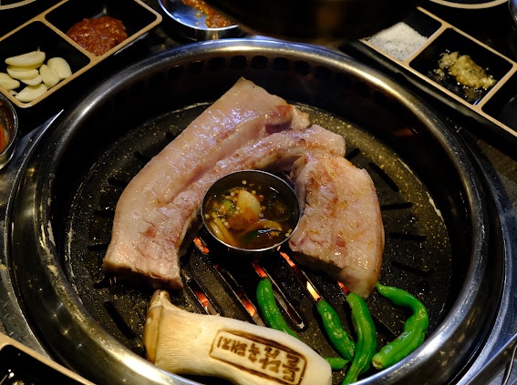 흑돼지한마리 이미지